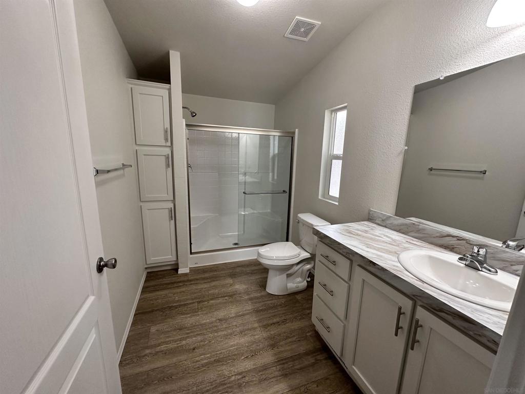 22899 Byron Road 29 Property Photo 6