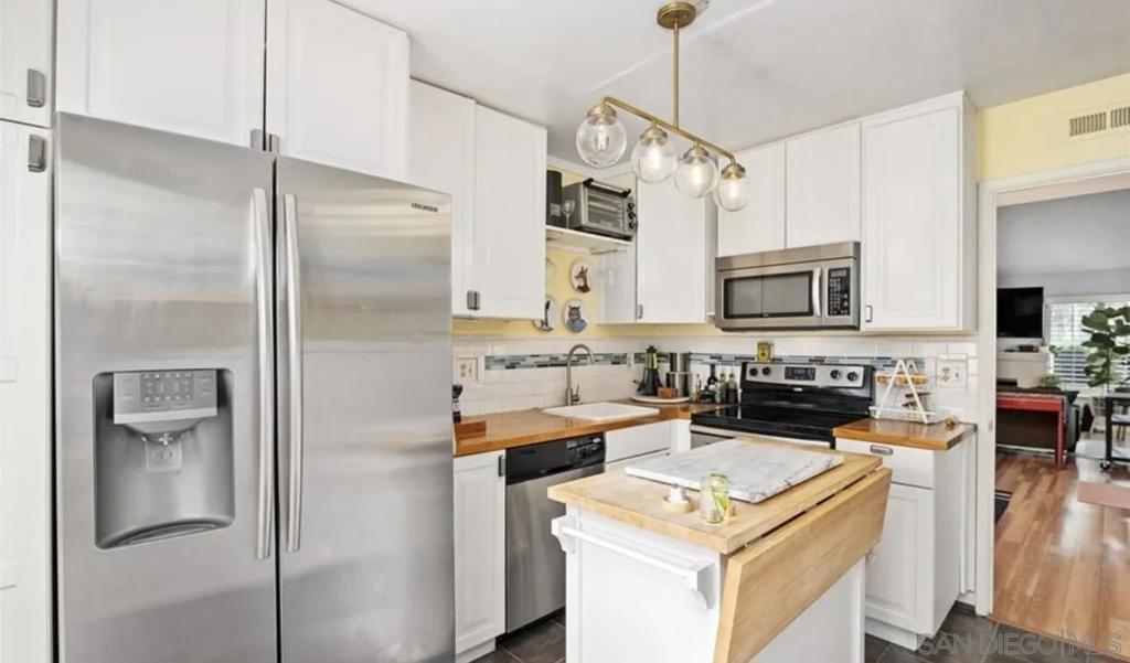 8197 Via Mallorca Property Photo 5