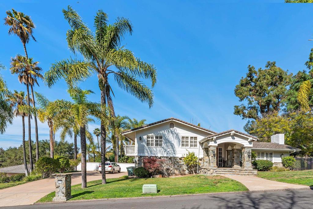 13338 Arroya Vista Property Photo 2