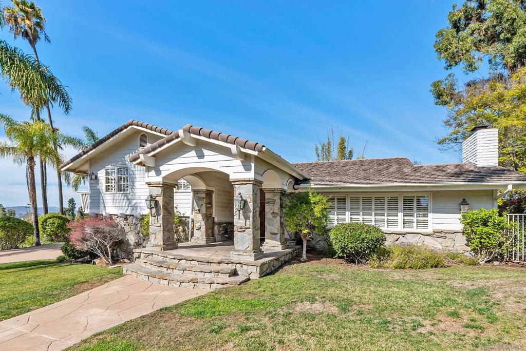 13338 Arroya Vista Property Photo 6
