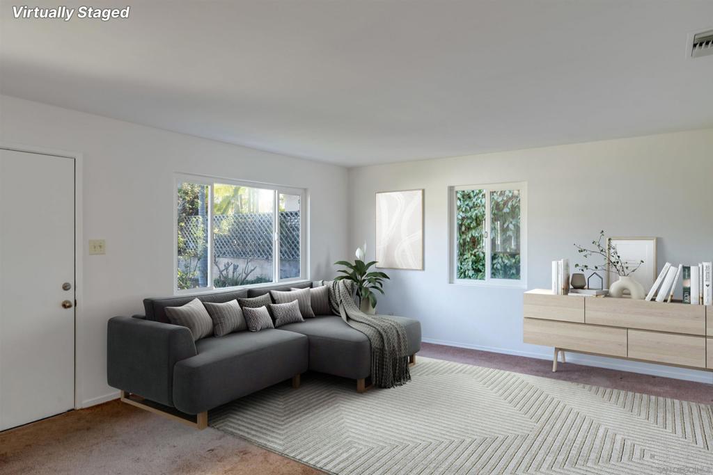 370 Tamarack Ave Property Photo 4