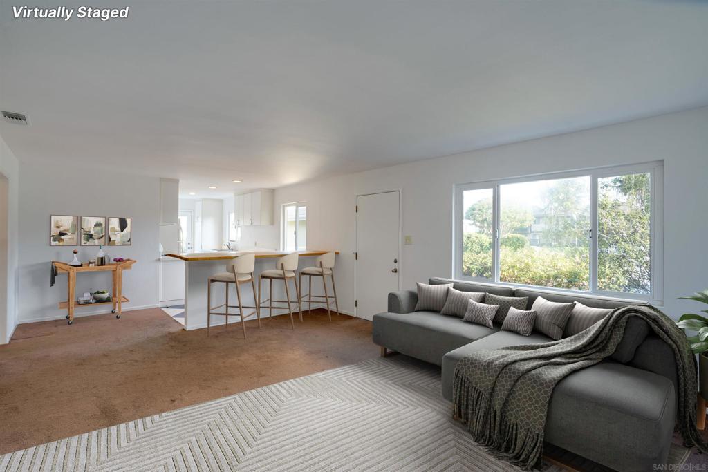 370 Tamarack Ave Property Photo 5