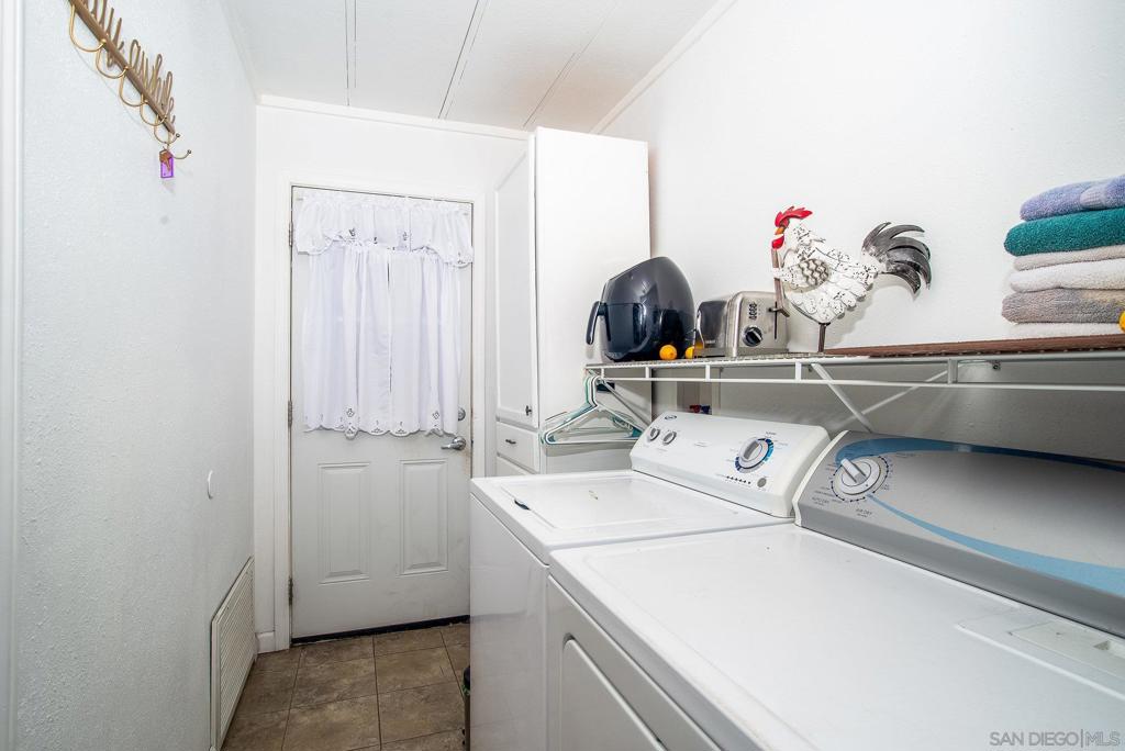 9395 Harritt Rd Spc 39 Property Photo 15
