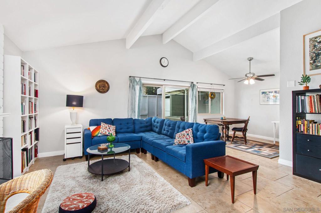 305 Fireside St Property Photo