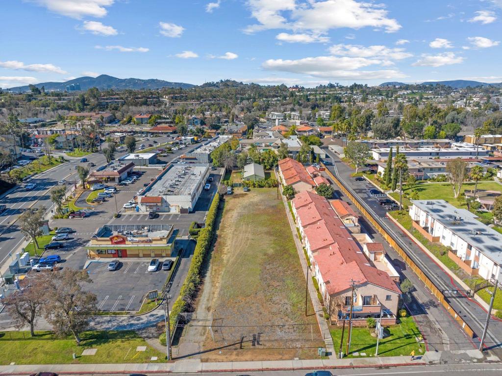 1325 N Broadway Property Photo