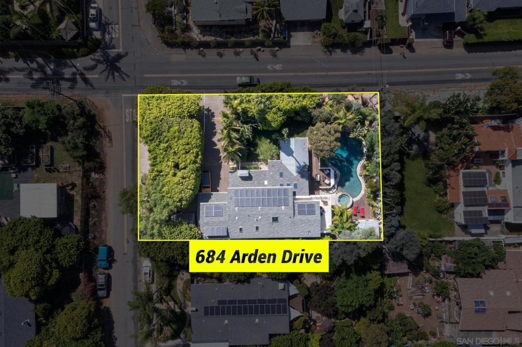 684 Arden Dr Property Photo 15