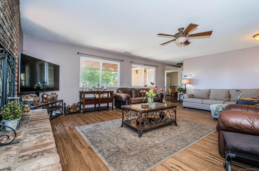 20521 Manzanita Way Property Photo 4