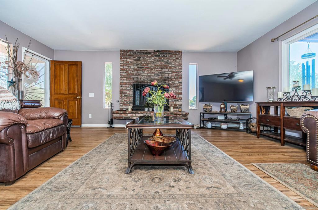 20521 Manzanita Way Property Photo 5
