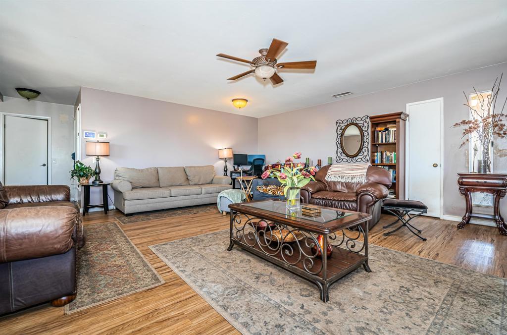 20521 Manzanita Way Property Photo 6