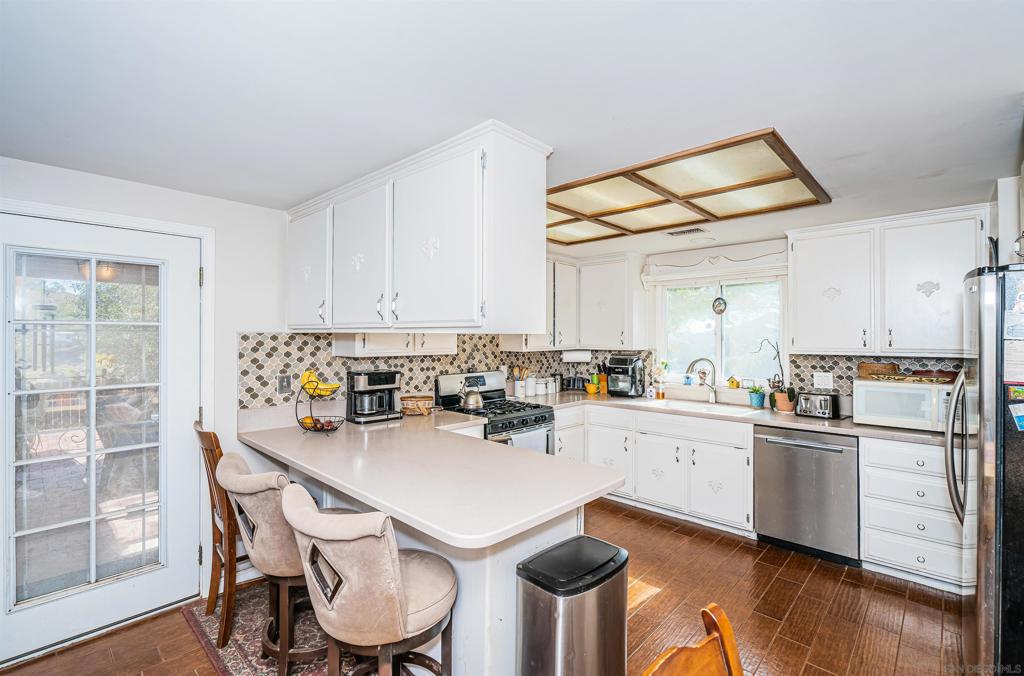 20521 Manzanita Way Property Photo 7