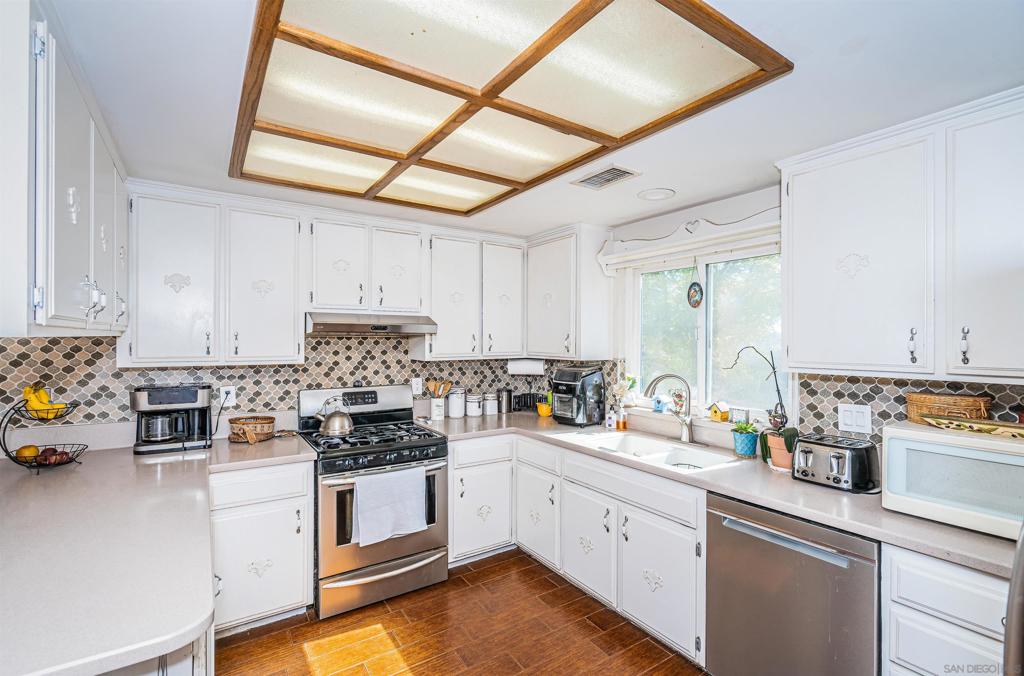 20521 Manzanita Way Property Photo 8