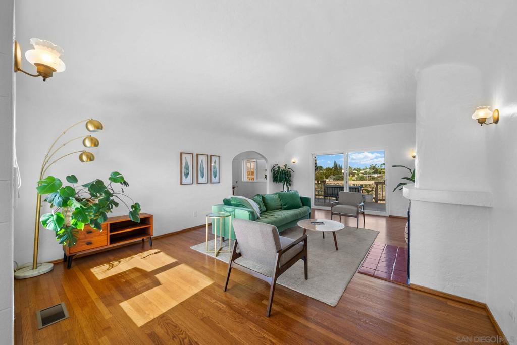 4264 Biona Place Property Photo 4