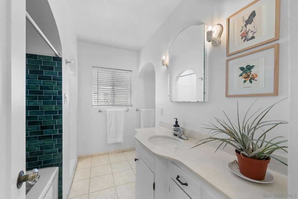 4264 Biona Place Property Photo 15