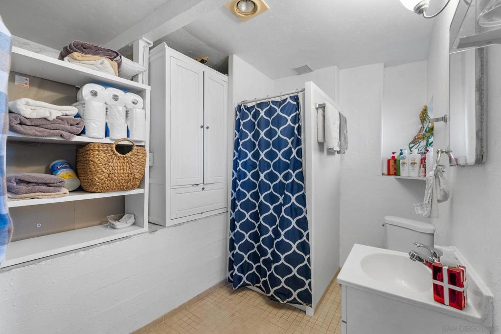 4264 Biona Place Property Photo 39