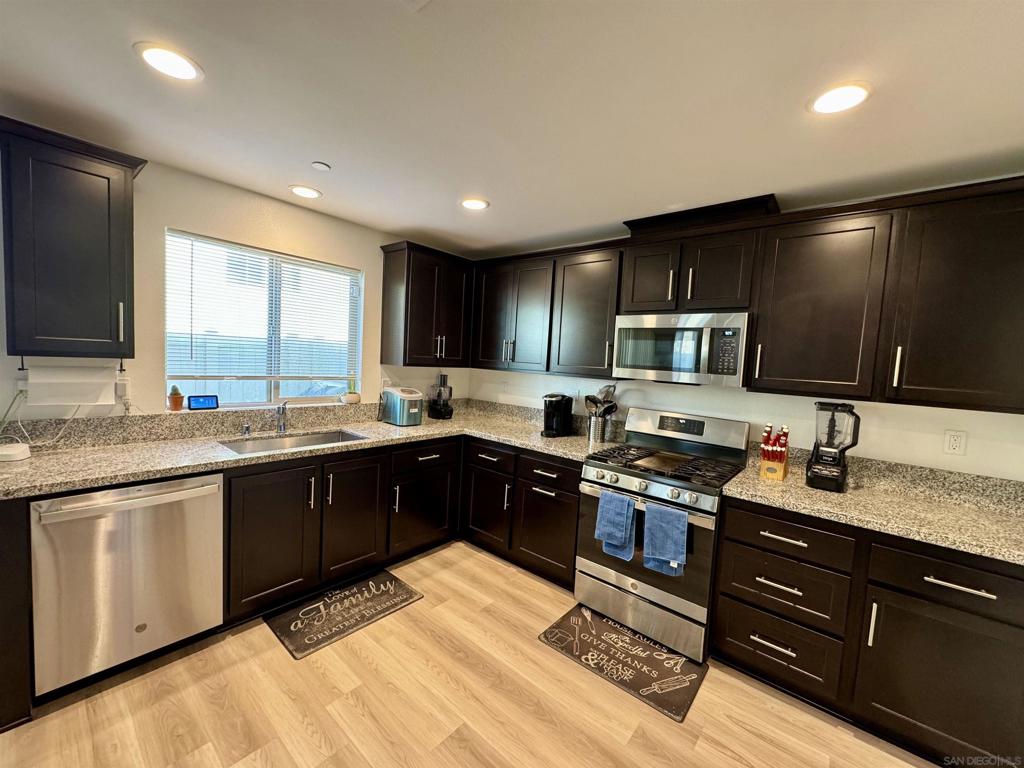 24014 Raptor Way Property Photo 2