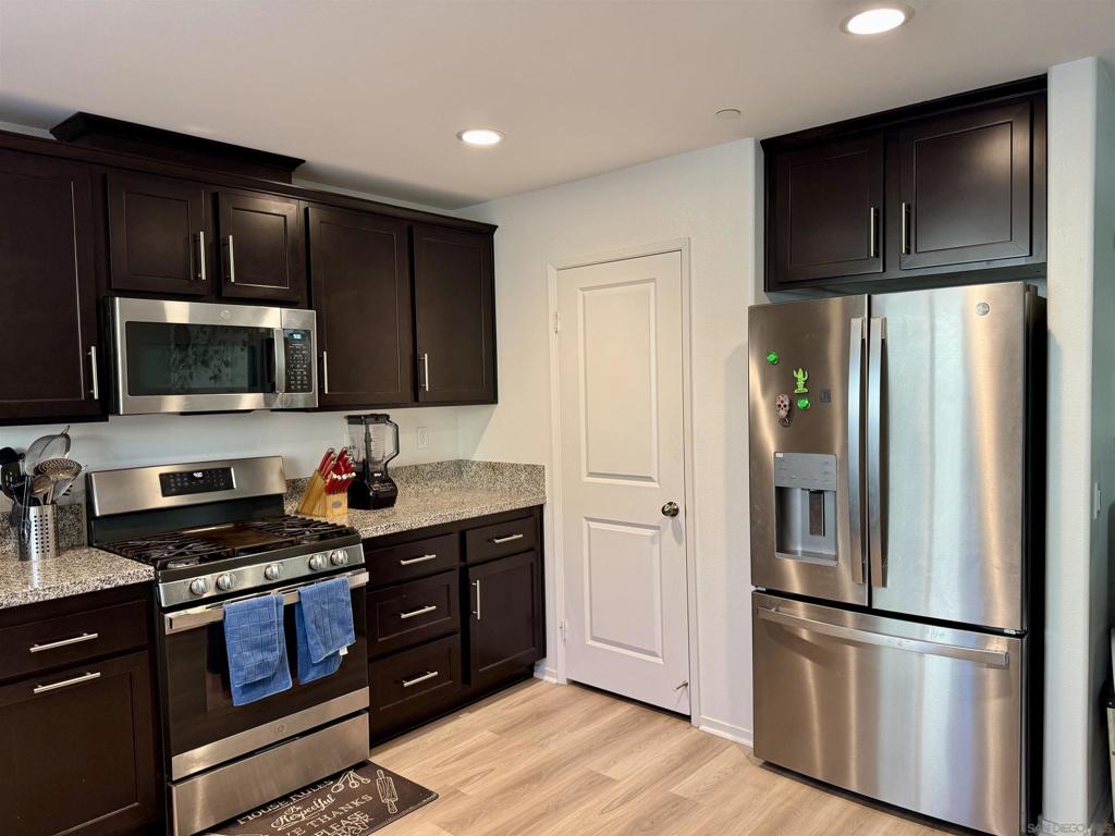 24014 Raptor Way Property Photo 3