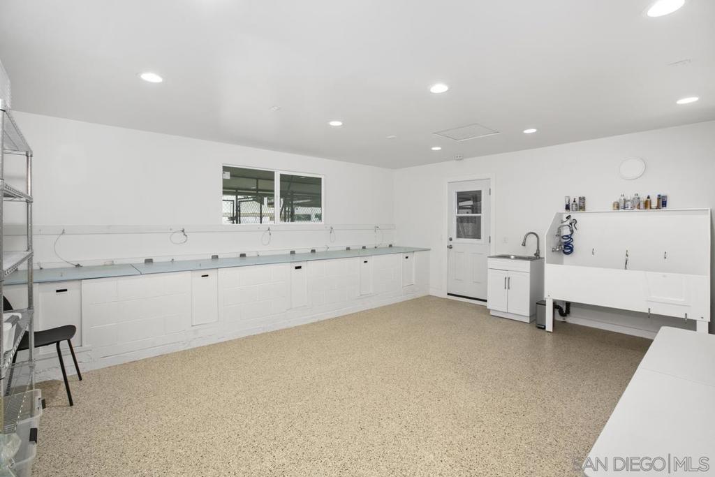 10631 Prospect Ave Property Photo 4