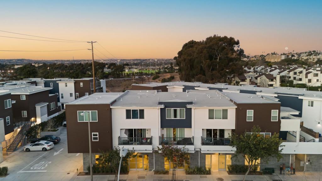 4100 Voltaire St 102 Property Photo
