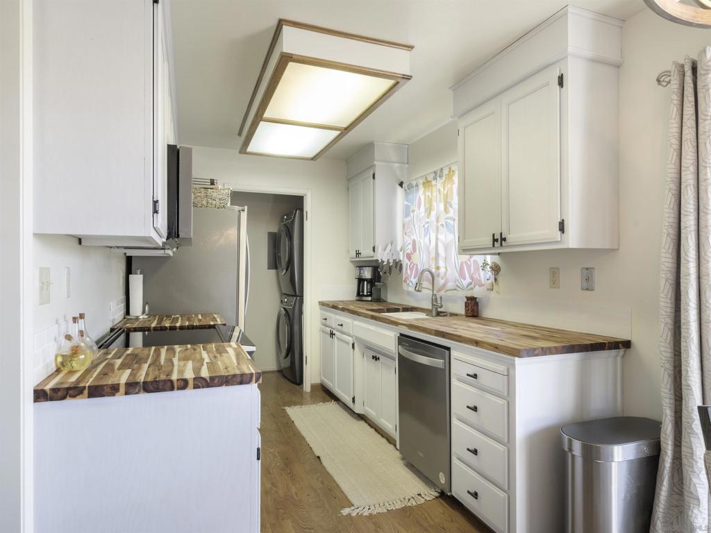 1057 Riker Unit 4 Property Photo 6