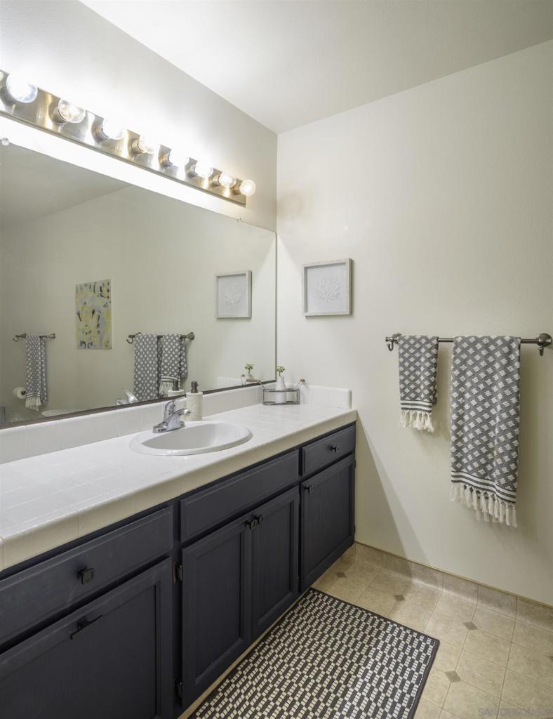 1057 Riker Unit 4 Property Photo 10