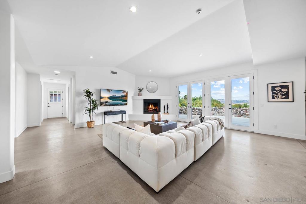 32070 Via Vera Property Photo 25