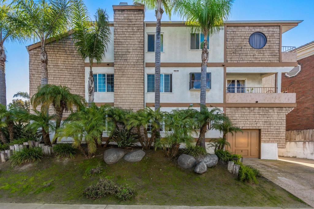 2133 Chatsworth Blvd Property Photo