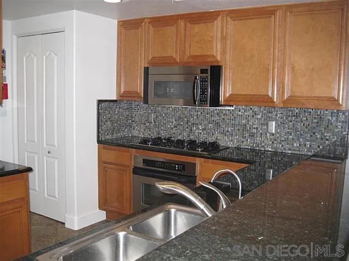 1501 India St 402 Property Photo 4