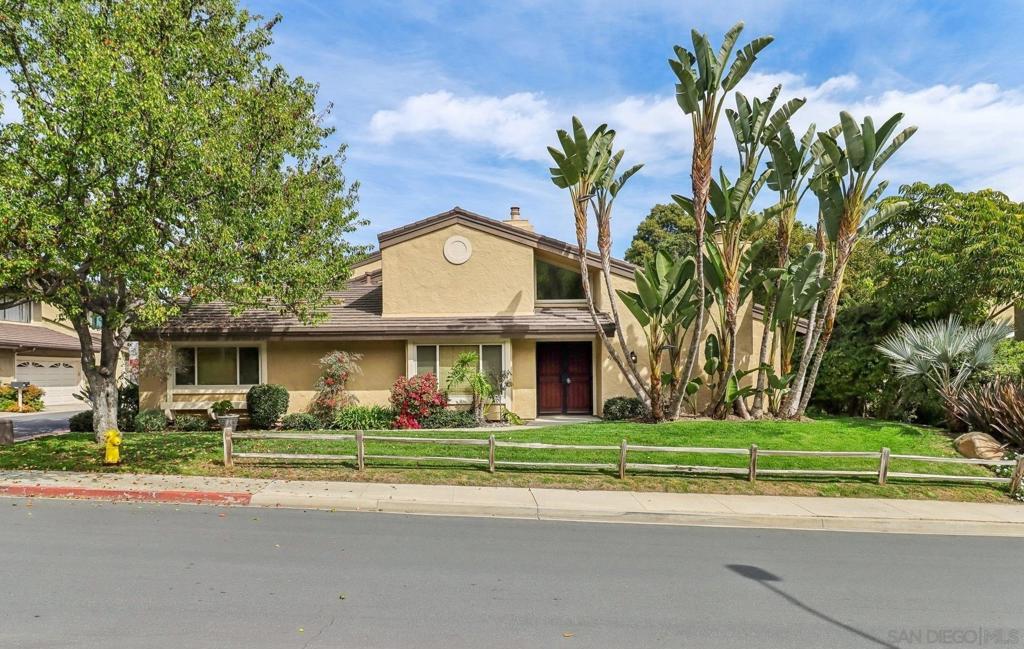 4637 Coralwood Cir Property Photo