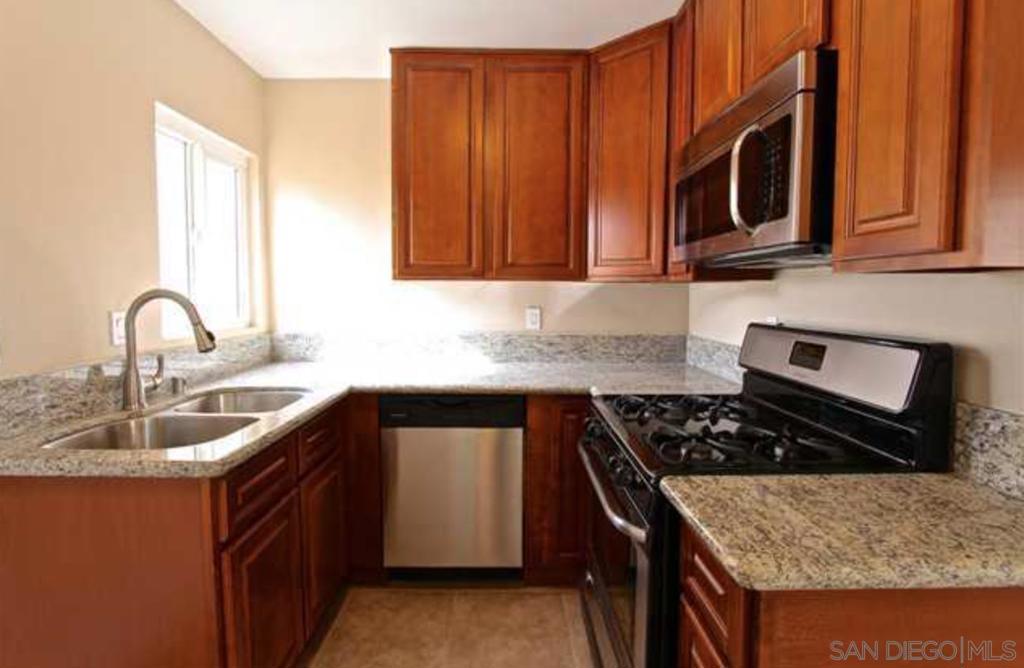 282 Pardee St Property Photo