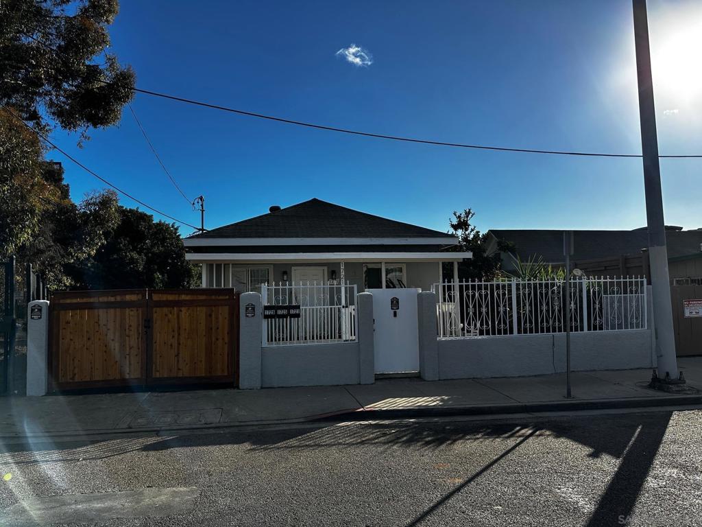 1721 29 Commercial St Property Photo 1