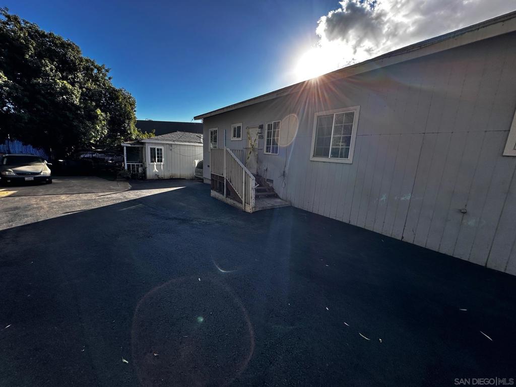 1721 29 Commercial St Property Photo 5