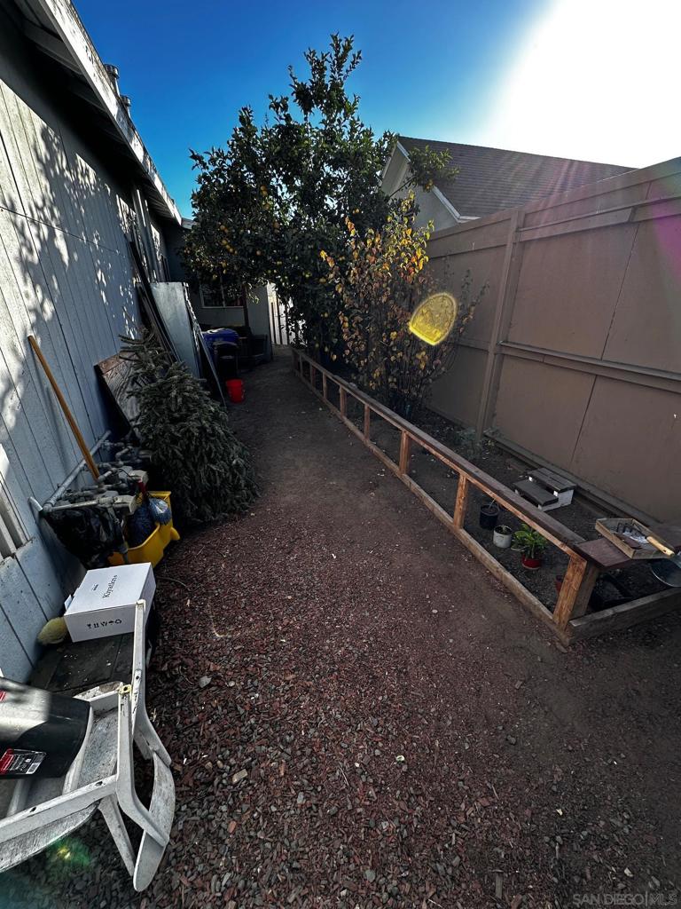 1721 29 Commercial St Property Photo 6
