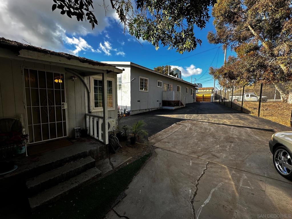 1721 29 Commercial St Property Photo 10
