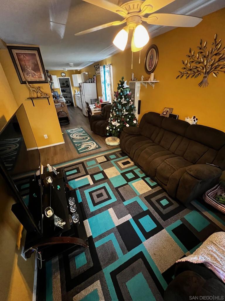 1721 29 Commercial St Property Photo 20