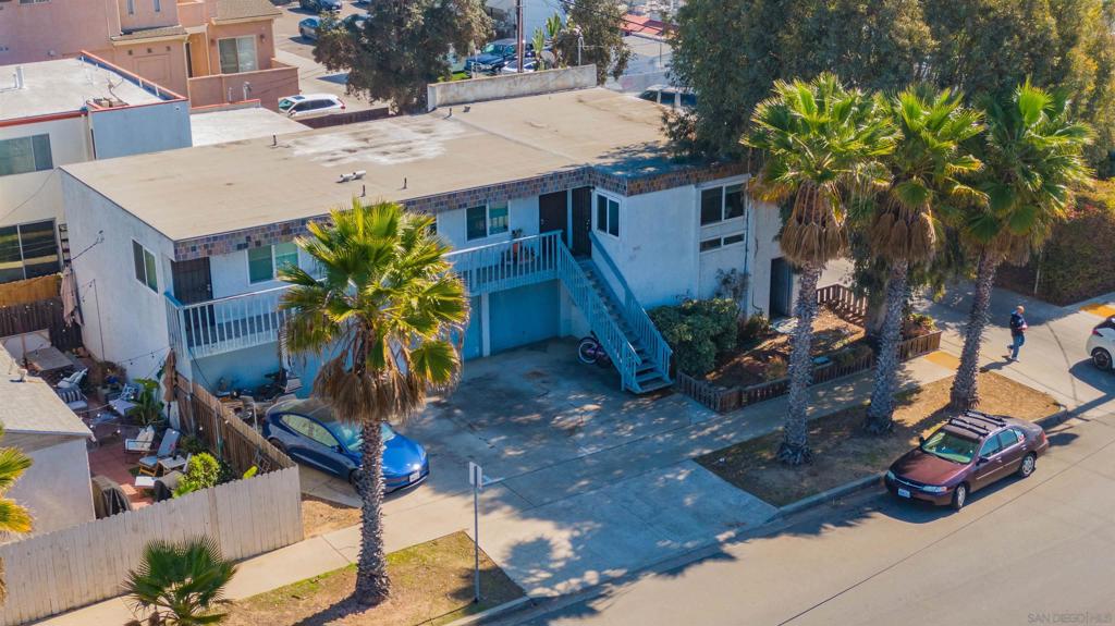 1505 Felspar St Property Photo 4