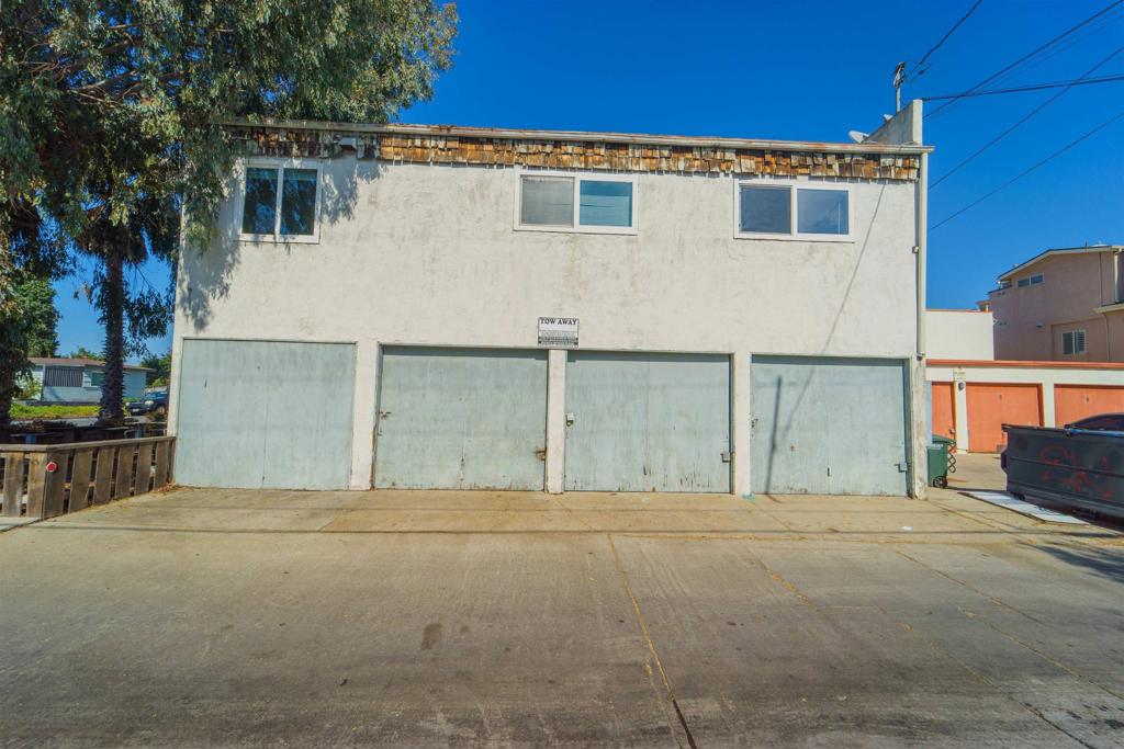 1505 Felspar St Property Photo 9
