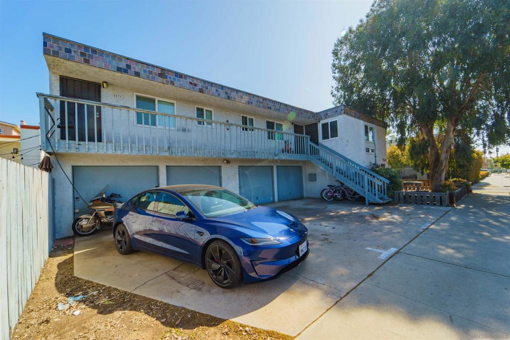 1505 Felspar St Property Photo 12