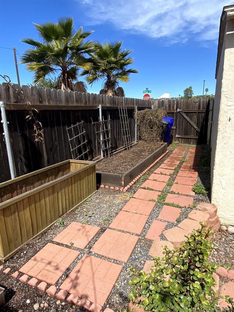1505 Felspar St Property Photo 21