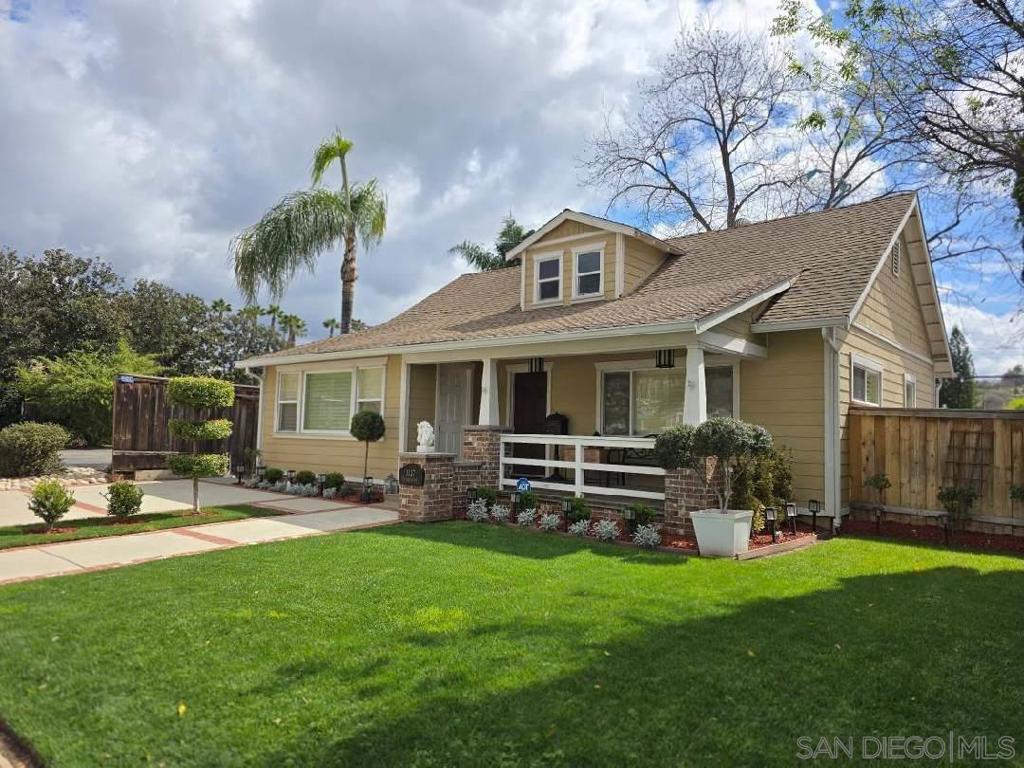 1127 E Grand Ave Property Photo