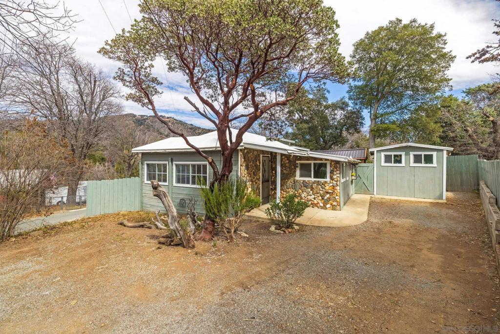 1925 Whispering Pines Dr. Property Photo