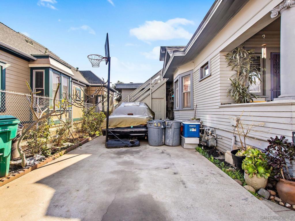2461 63 L St Property Photo 19