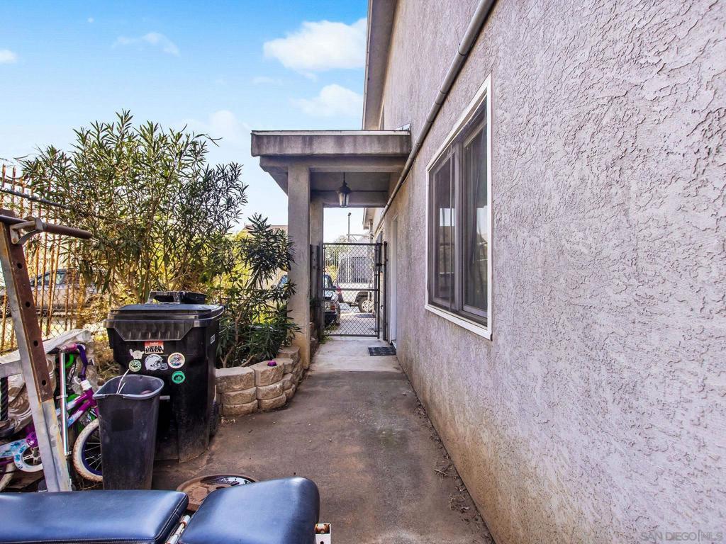2461 63 L St Property Photo 21
