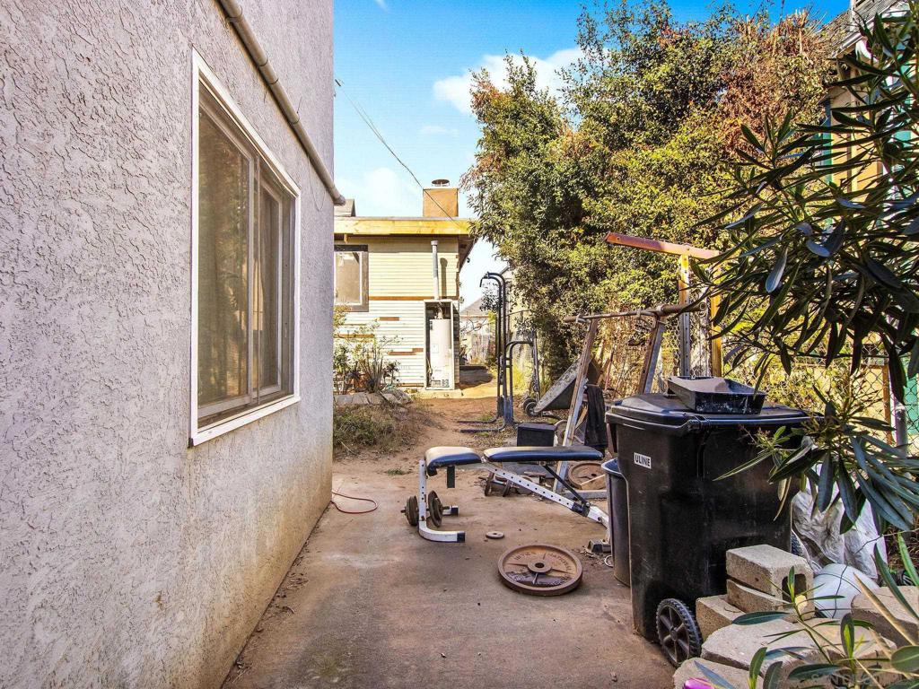 2461 63 L St Property Photo 22