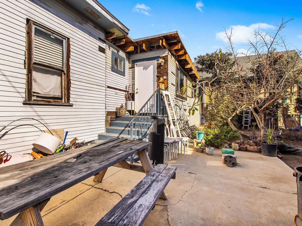 2461 63 L St Property Photo 23