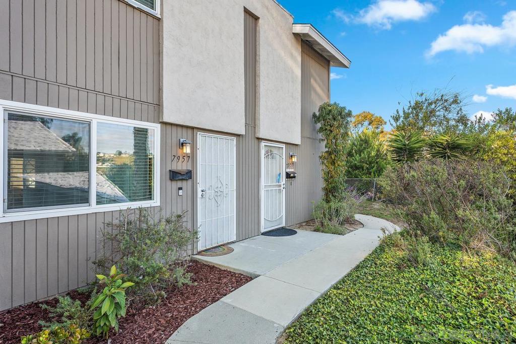 7957 Camino Kiosco Property Photo
