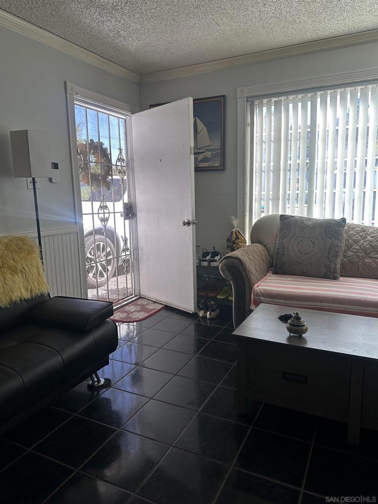 1046 Bartlett Property Photo 2