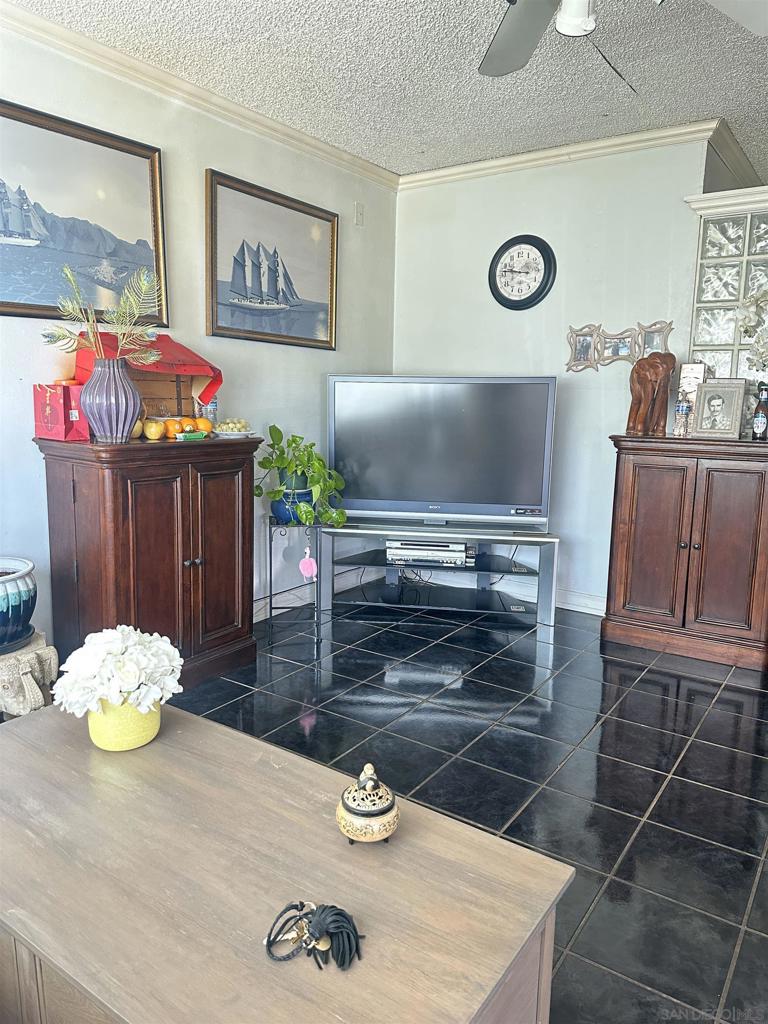 1046 Bartlett Property Photo 3