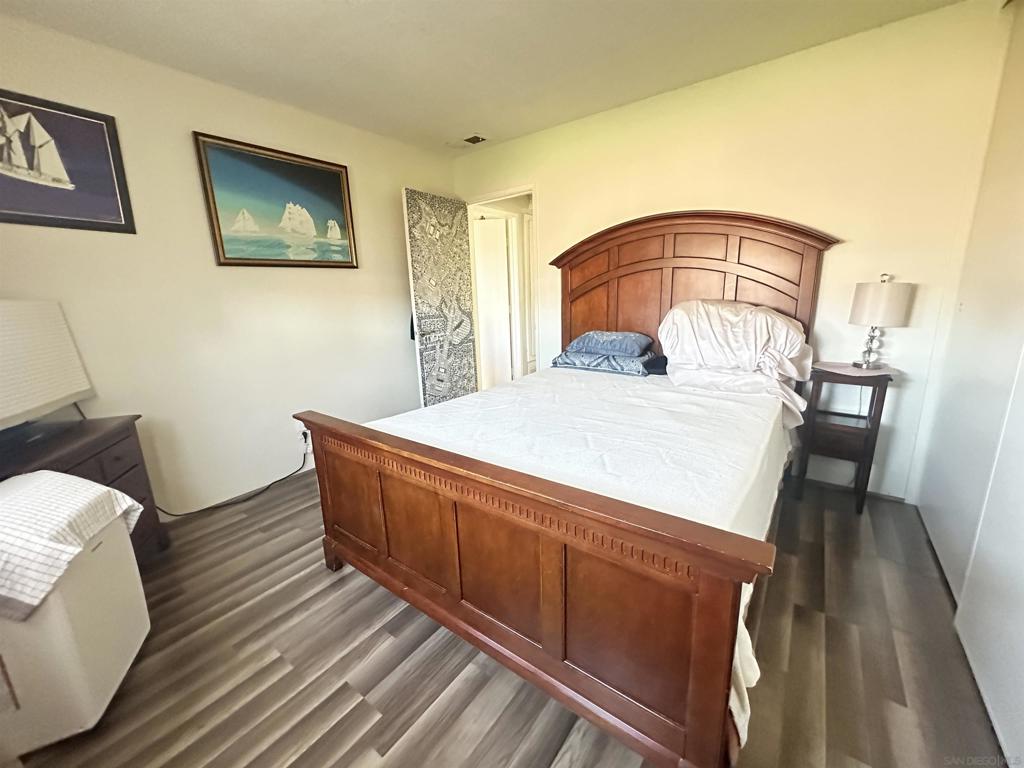 1046 Bartlett Property Photo 4