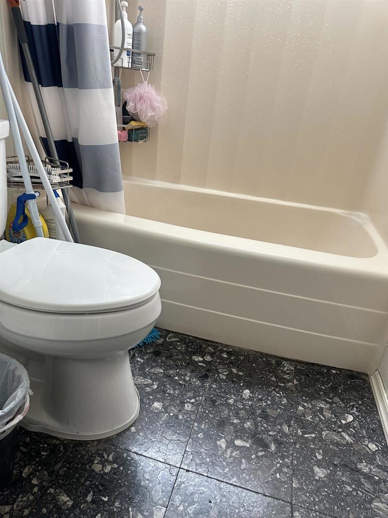 1046 Bartlett Property Photo 6