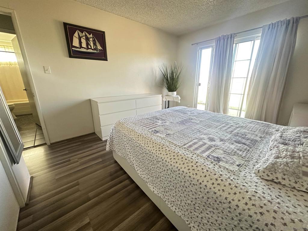 1046 Bartlett Property Photo 7